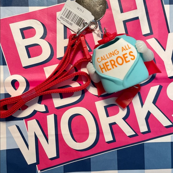 Badge - Picture 4 of 4